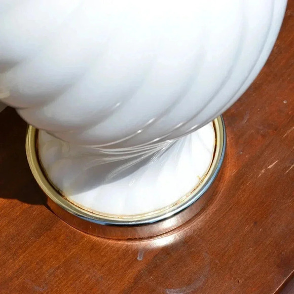 Vintage  Ginger Jar Shaped Lamp - Picture 6 of 12